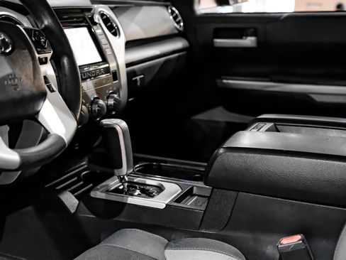 Used 2019 Toyota Tundra SR5 w/ SR5 Upgrade Package AWD/4WD image 31