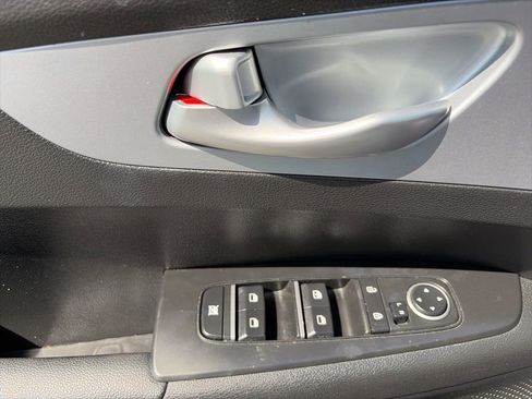 Used 2023 Kia Forte LXS image 13