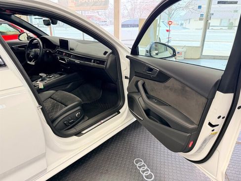 Used 2019 Audi S4 Prestige w/ Prestige Package image 61