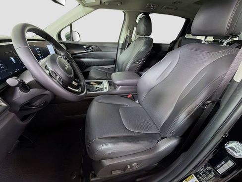 Used 2025 Kia Carnival SX Prestige FWD image 12
