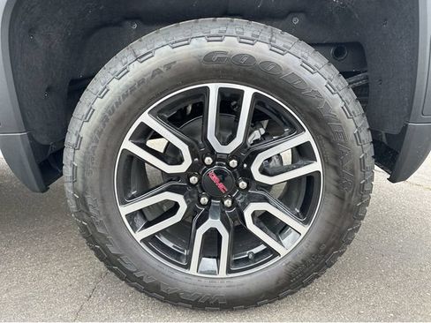 New 2026 GMC Sierra 1500 AT4 w/ AT4 Premium Package AWD/4WD image 4