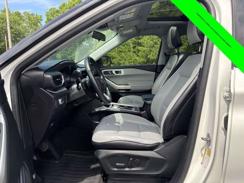 Used 2021 Ford Explorer XLT w/ Equipment Group 202A AWD/4WD image 3