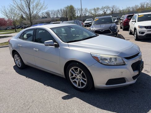 Used 2016 Chevrolet Malibu LT w/ Power Convenience Package image 3