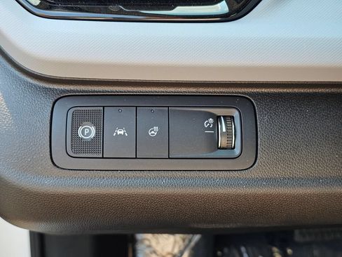 New 2027 Chevrolet Bolt LT w/ Comfort Package FWD image 23
