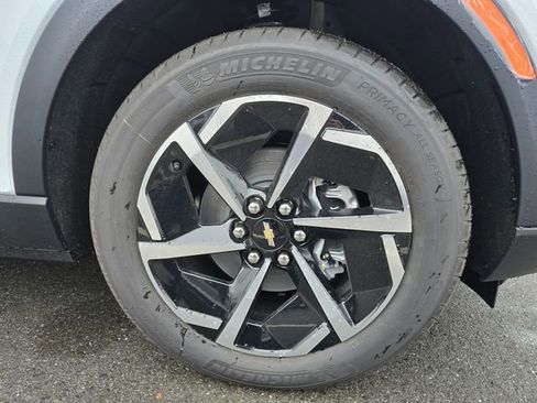 New 2026 Chevrolet Equinox EV LT image 9