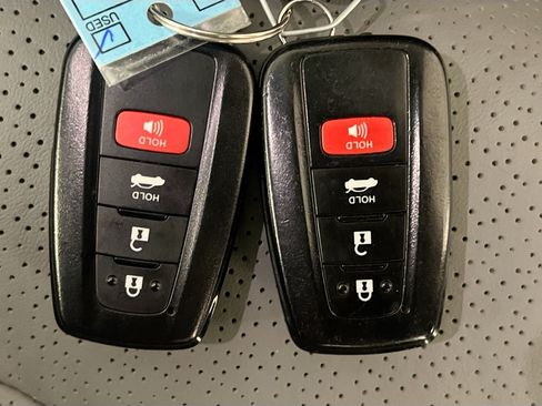 Used 2022 Toyota Avalon Limited w/ Advanced Safety Package FWD image 36