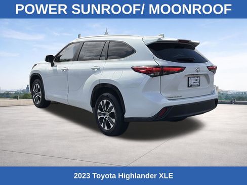 Used 2023 Toyota Highlander XLE image 3