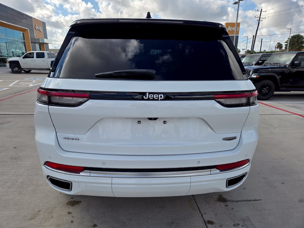Used 2024 Jeep Grand Cherokee Summit AWD/4WD image 4