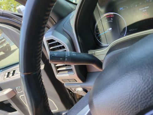 Used 2021 Ford F250 Platinum w/ FX4 Off-Road Package AWD/4WD image 34