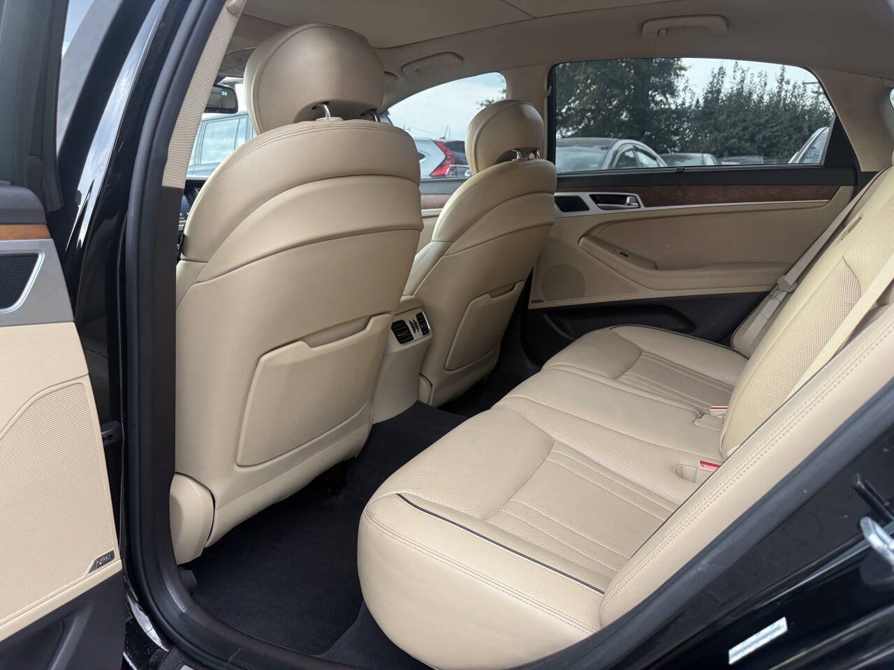 Used 2015 Hyundai Genesis 5.0 RWD image 10