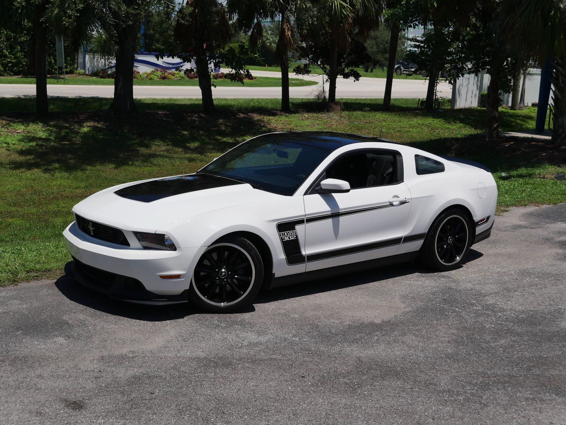 Used 2012 Ford Mustang Boss 302 w/ Boss 302 Accessory Pkg RWD image 14
