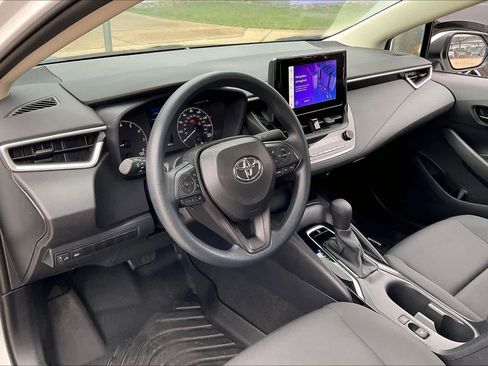 Used 2024 Toyota Corolla LE image 16