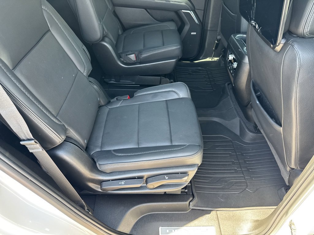 Used 2023 GMC Yukon Denali w/ Advanced Technology Package AWD/4WD image 28