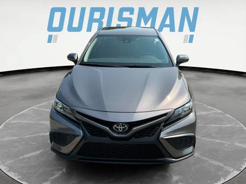 Used 2024 Toyota Camry SE FWD image 9