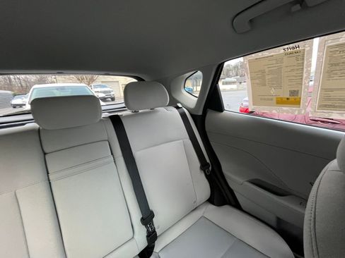 Used 2025 Hyundai Kona SEL AWD/4WD image 32