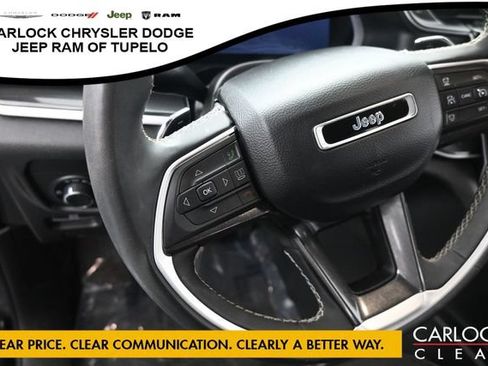 Used 2023 Jeep Grand Cherokee Altitude AWD/4WD image 17