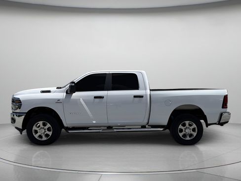 Used 2025 RAM 2500 Big Horn AWD/4WD image 5