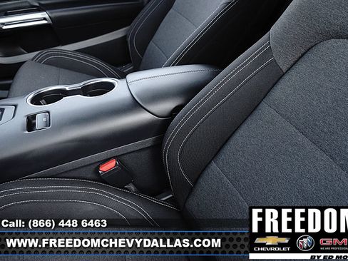 Used 2025 Ford Mustang Coupe RWD image 27