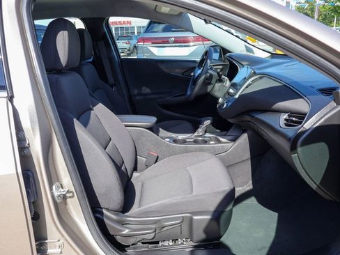 Used 2024 Chevrolet Malibu LT FWD image 8