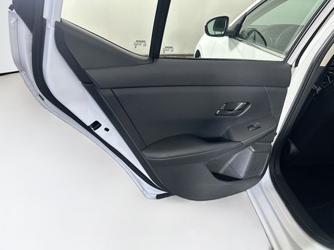 Used 2025 Nissan Sentra SV image 24