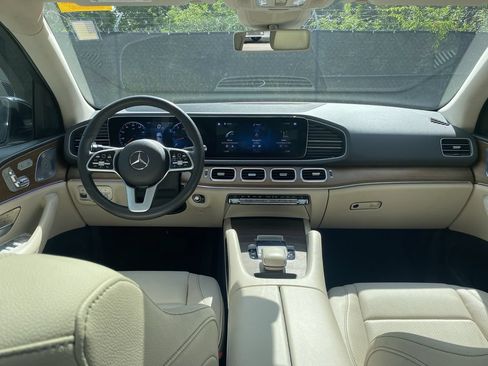 Used 2020 Mercedes-Benz GLE 350 4MATIC image 2