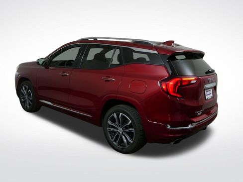 Used 2020 GMC Terrain Denali w/ Denali Premium Package AWD/4WD image 7