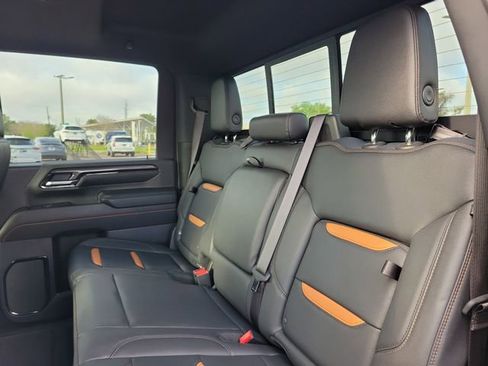 Used 2024 GMC Sierra 2500 AT4 w/ AT4 Premium Plus Package image 10