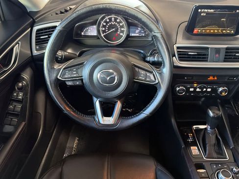 Used 2018 MAZDA MAZDA3 Touring FWD image 14