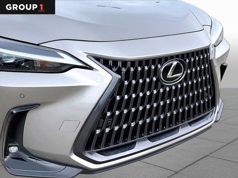 Used 2025 Lexus NX 250 FWD w/ Accessory Package (2T) image 27