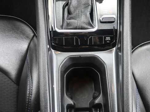 Used 2023 Jeep Compass Latitude w/ Sun and Sound Group AWD/4WD image 18