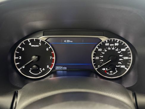 Used 2023 Nissan Altima 2.5 SR w/ SR Premium Package image 18