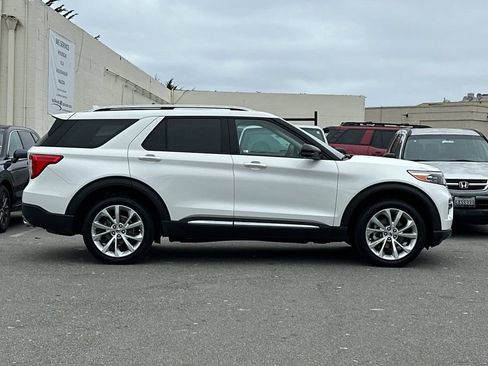 Certified 2023 Ford Explorer Platinum w/ Technology Package AWD/4WD image 2