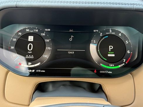 New 2025 Land Rover Range Rover SE image 26