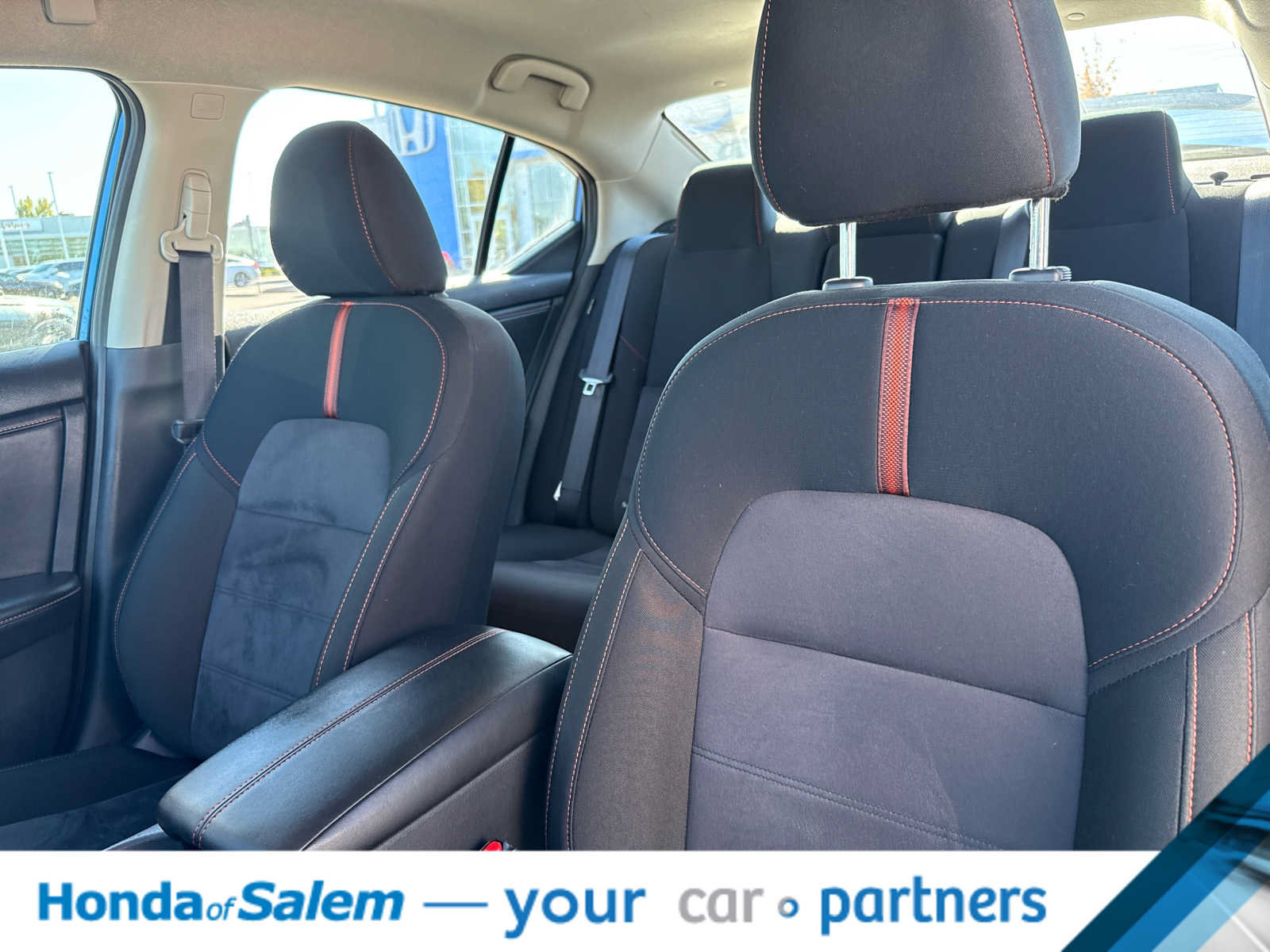 Used 2025 Nissan Sentra SR FWD image 11