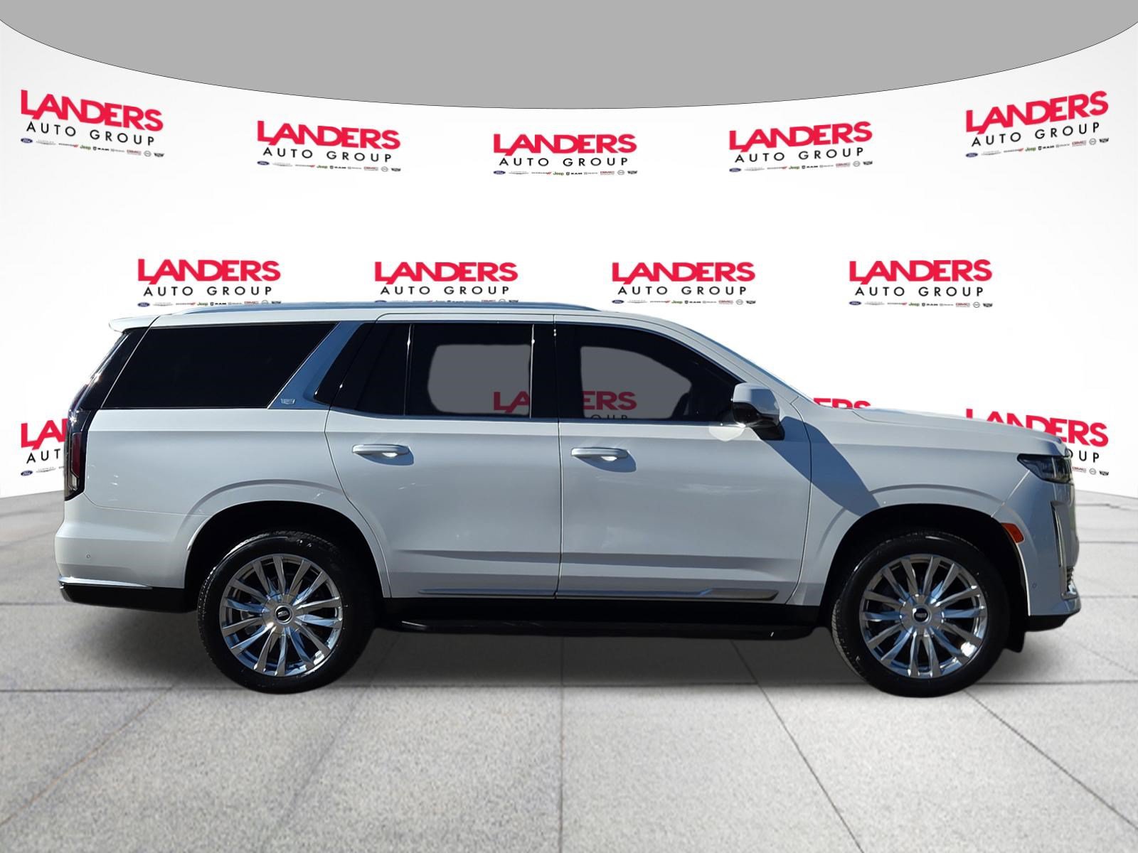 Used 2023 Cadillac Escalade Premium Luxury AWD/4WD image 2