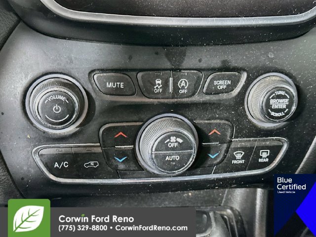 Used 2020 Jeep Cherokee Trailhawk w/ Trailer Tow Group AWD/4WD image 20