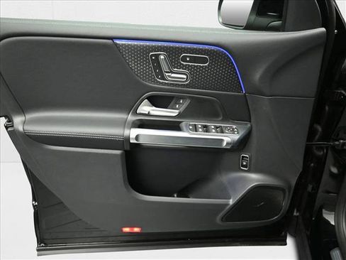 New 2026 Mercedes-Benz GLB 250 4MATIC image 19