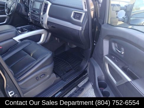 Used 2019 Nissan Titan PRO-4X w/ Pro-4x Convenience Package image 28