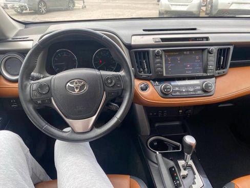 Used 2018 Toyota RAV4 Limited image 22