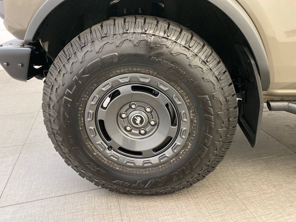 Used 2025 Ford Bronco Badlands AWD/4WD image 9