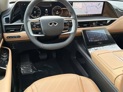 New 2026 INFINITI QX80 Luxe image 8