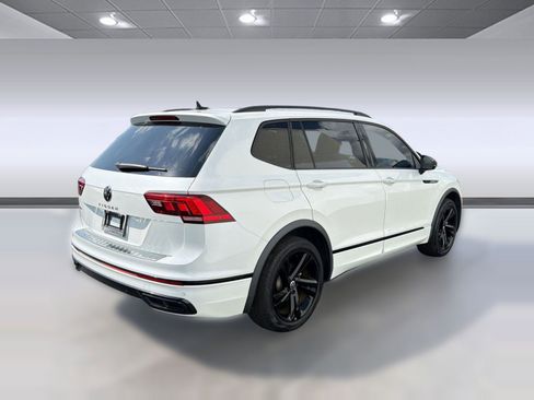 Used 2023 Volkswagen Tiguan SE R-Line image 8
