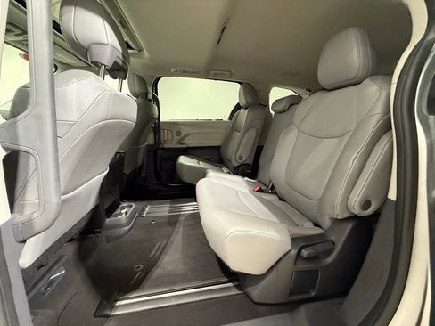 Used 2023 Toyota Sienna XLE image 20
