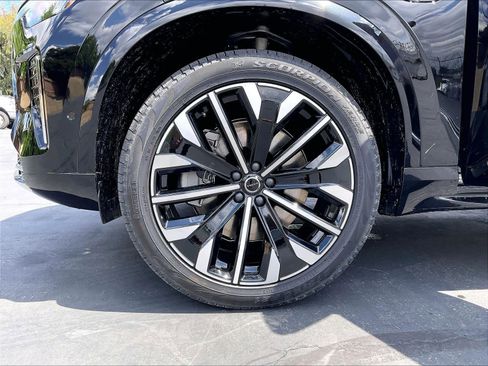 New 2026 Volvo XC90 T8 Plus w/ Protection Package AWD/4WD image 14