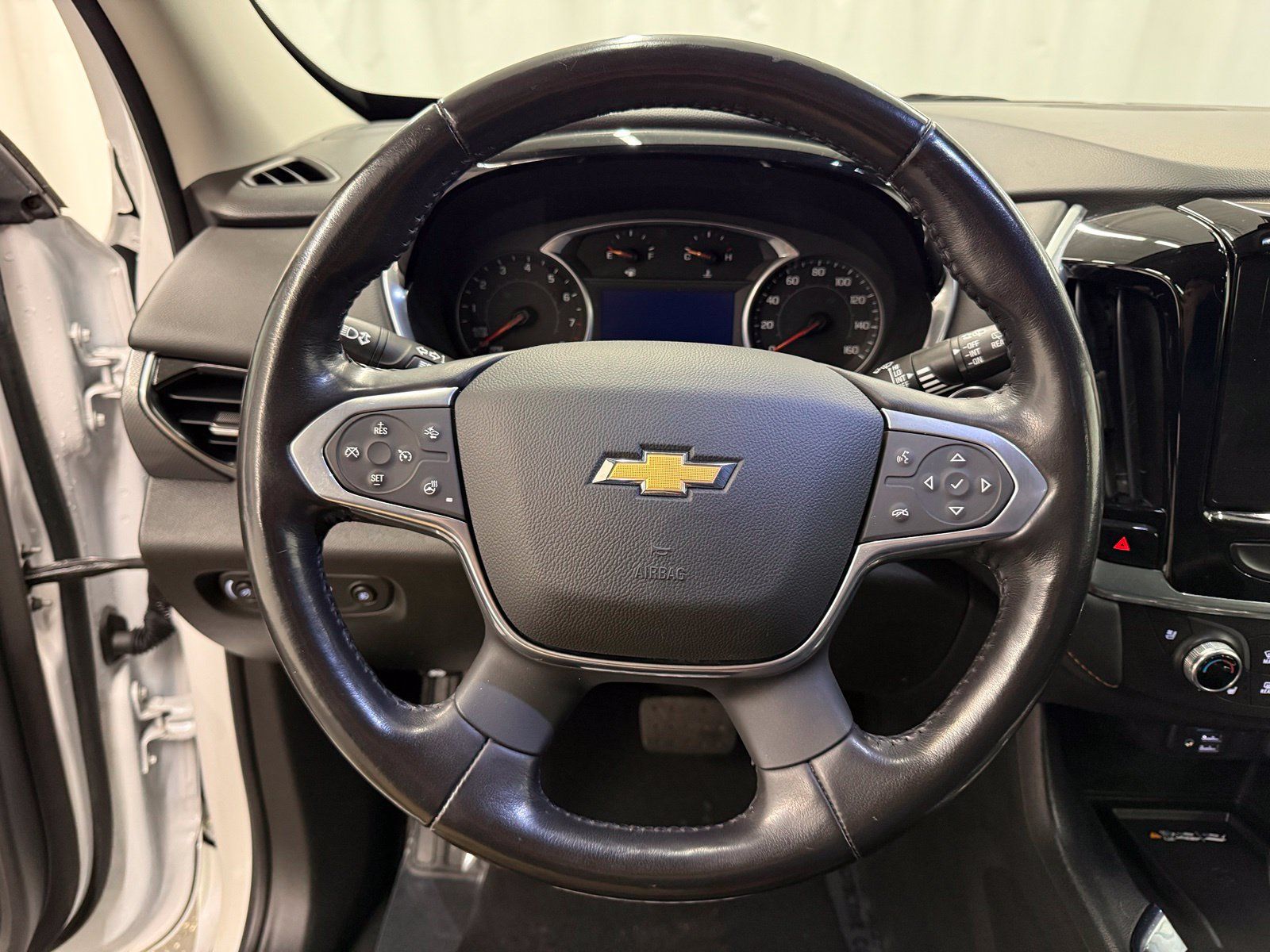 Used 2021 Chevrolet Traverse Premier AWD/4WD image 12