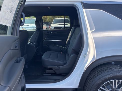 New 2026 Chevrolet Traverse LT w/ LPO, Floor Liner Package image 10