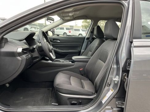 Used 2024 Nissan Altima 2.5 SV image 25