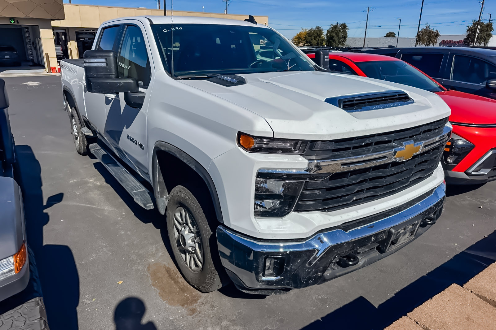 Used 2025 Chevrolet Silverado 2500 LT w/ Convenience Package AWD/4WD image 2
