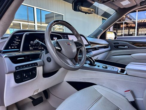 Used 2021 Cadillac Escalade Sport Platinum image 21