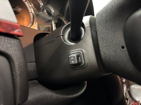 Used 2014 Cadillac Escalade Premium image 30